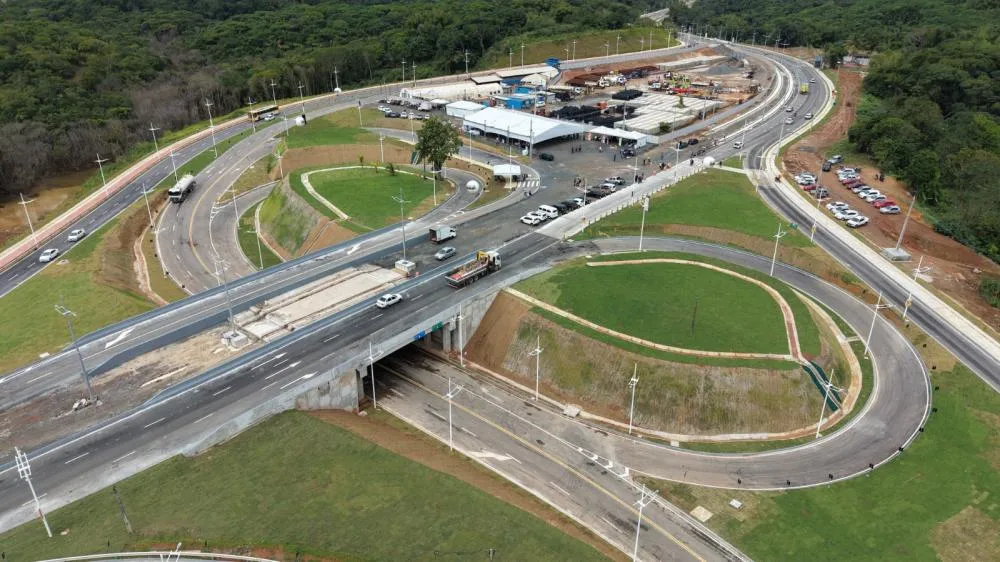 Duplicação da Estrada do Derba amplia mobilidade e integra Salvador ao futuro sistema do VLT
