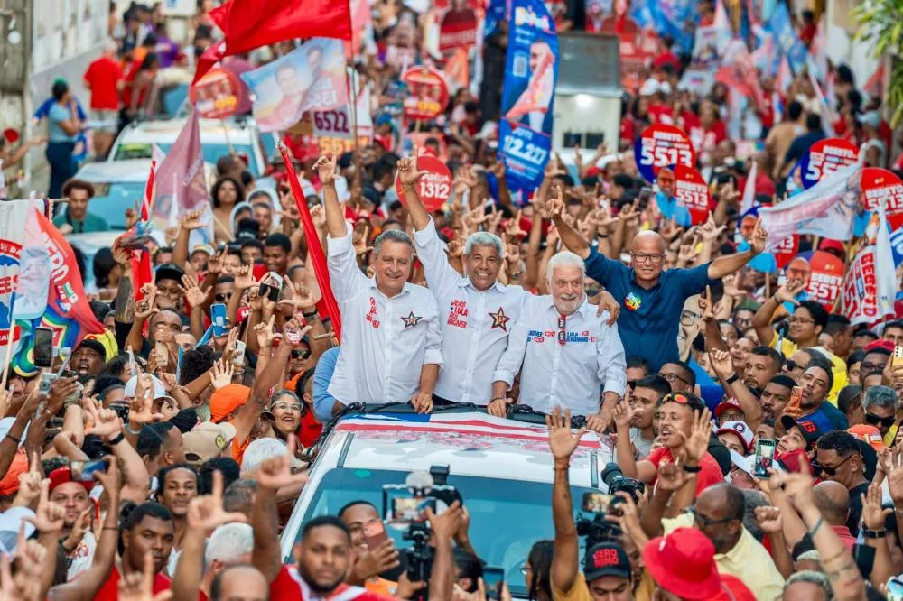 Jerônimo comanda carreata em reduto da oposição e crava vitória no primeiro turno: “Na Bahia e no Brasil”