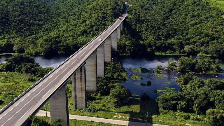 Revitalização de 70 km da BR-101/BA facilita ligação com Sergipe e estados do Sul